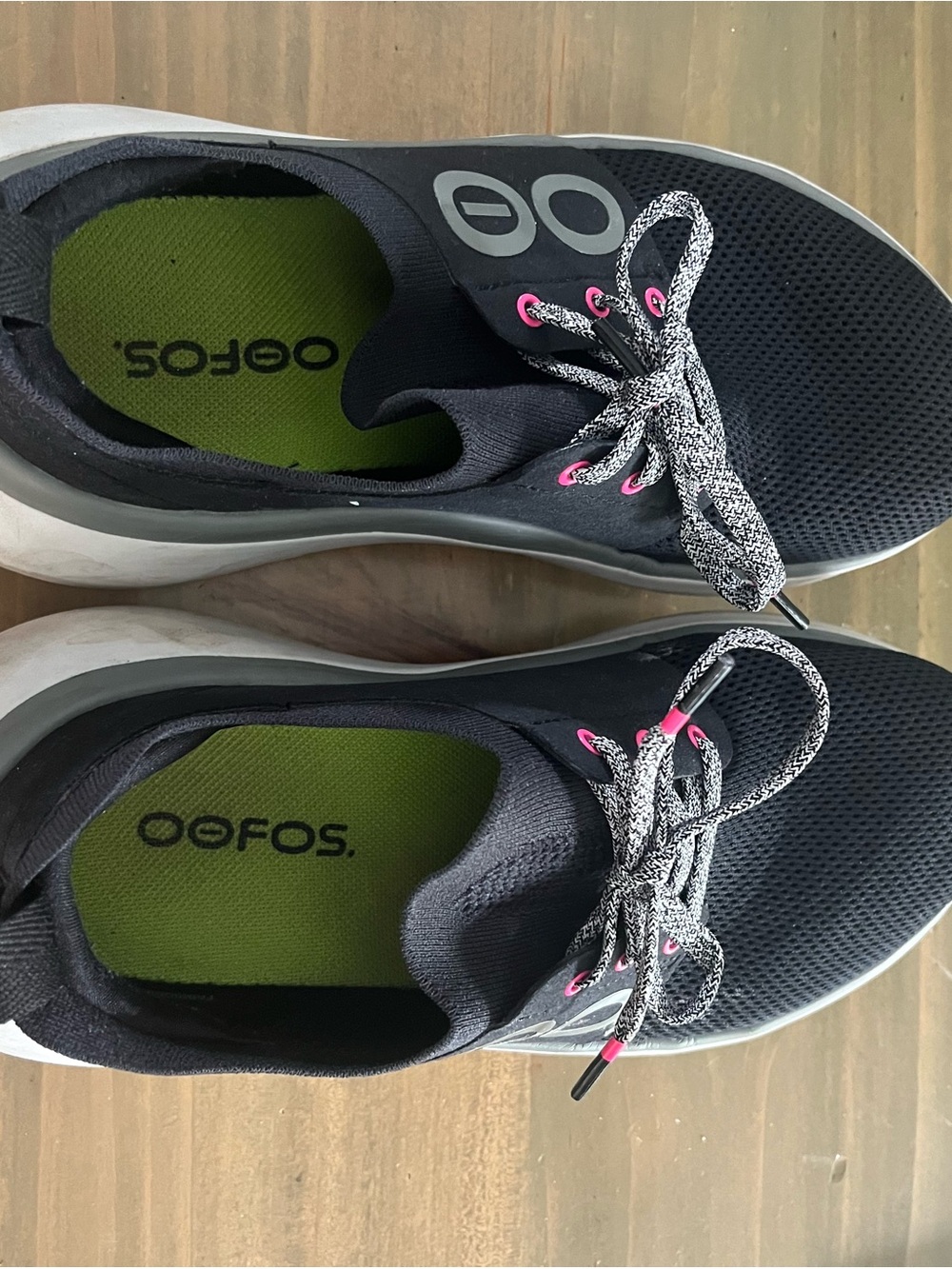 OOFOS Women's Black Athletic Sneakers with Pink Accents